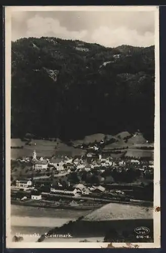 AK Unzmarkt /Steiermark, Ortsansicht aus der Vogelschau mit Bahnhof