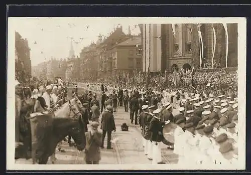 Foto-AK Köln, 14. Deutsches Turnfest 1928, Reiter auf dem Festumzug