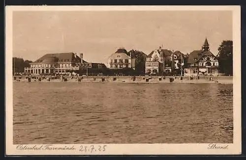 AK Travemünde, Strand, vom Wasser gesehen