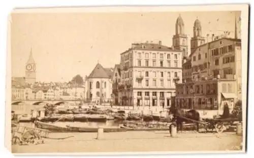 Fotografie J. Keller, Zürich, Ansicht Zürich, Partie in der Stadt mit Seidenwarengeschäft, Hafen