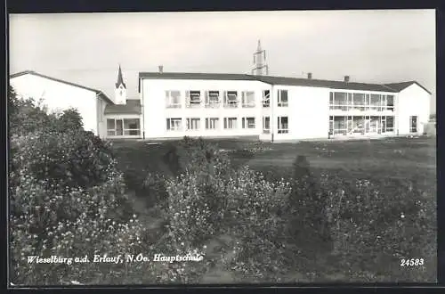 AK Wieselburg an der Erlauf, Hauptschule im Sonnenschein