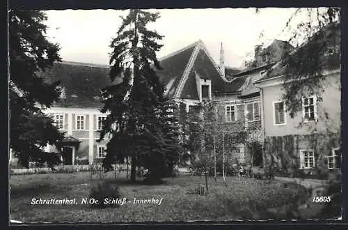 AK Schrattenthal /N. Oe., Schloss, Innenhof