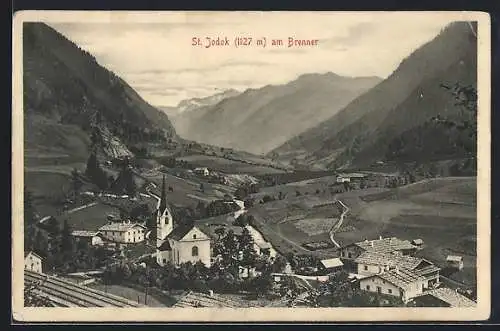 AK St. Jodok am Brenner, Blick von der Eisenbahnstrecke auf den Ort und ins Tal