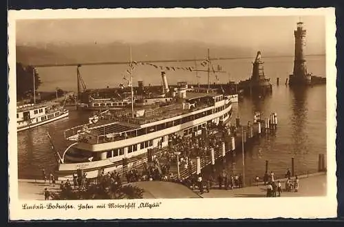 AK Lindau /Bodensee, Hafen mit Motorschiff Allgäu & Passagieren