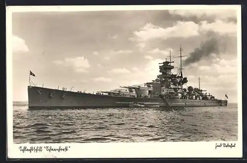 AK Schlachtschiff Scharnhorst der Kriegsmarine mit Beiboot