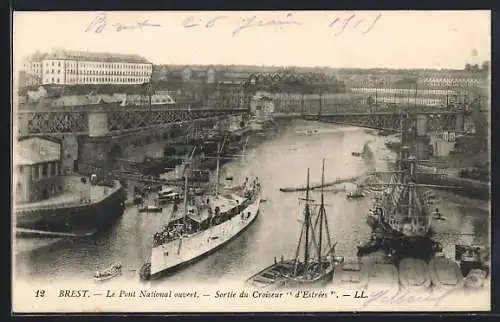 AK Brest, Le Pont National ouvert, Sortie du Croiseur d`Estrées, Kriegsschiff