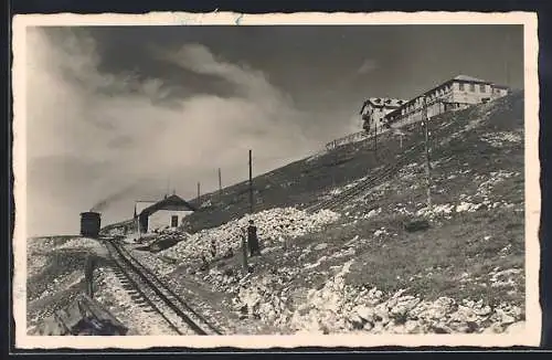 AK Schafbergbahn, Hotel auf der Schafbergspitze mit Bahnhof