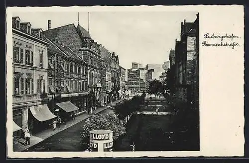 AK Ludwigshafen / Rhein, Bismarckstrasse aus der Vogelschau, Lloyd - Reklame