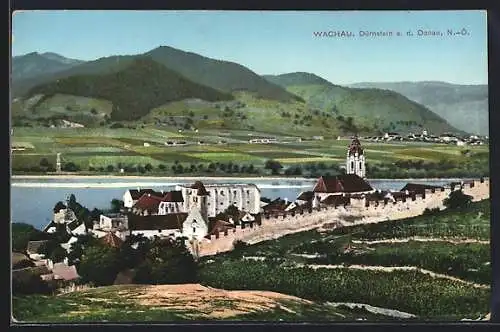 AK Dürnstein a. d. Donau, Ortsansicht mit Stadtmauer, Blick ins Land