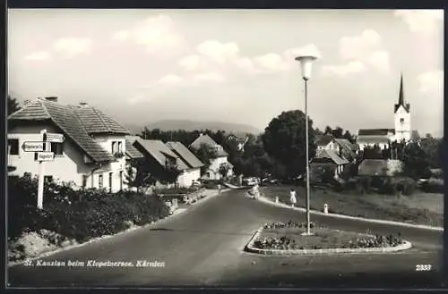 AK St. Kanzian am Klopeinersee, Orstansicht mit Kirche