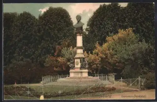 AK Rendsburg, vor dem Lornsen Denkmal