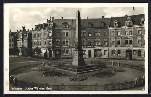 AK Erlangen, Kaiser-Wilhelm-Platz mit Denkmal und Café Weiss