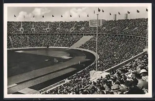 AK Berlin, Reichssportfeld - Deutsche Kampfbahn mit Publikum