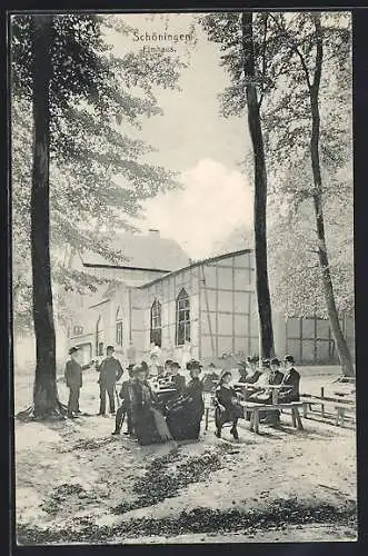 AK Schöningen, Gasthaus Elmhaus, Sitze im Freien