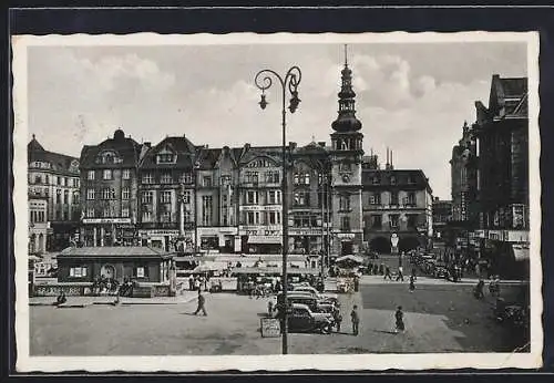 AK Mähr. Ostrau, Hauptplatz mit Geschäften und Autos