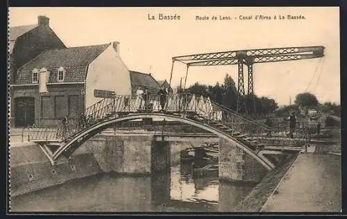 AK La Bassee, Route de Lens, Canal d`Aires, Zugbrücke über den Kanal