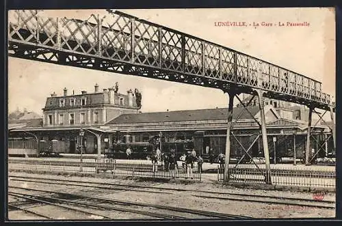 AK Lunèville, La Gare, Bahnhof