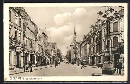 AK Oldenburg / O., Langestrasse mit Kirchturm