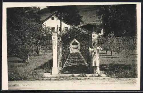 AK Leibnitz, Weinbau-Schule Silberberg, Mädchen mit Hund