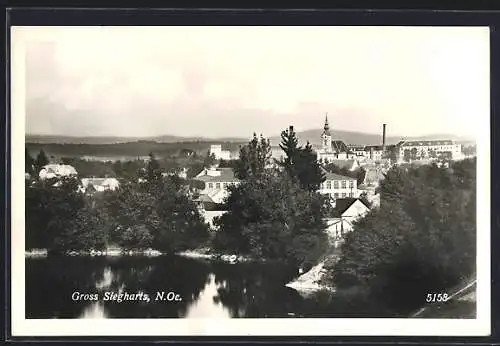 AK Gross Siegharts /N. Oe., Teilansicht mit Kirche