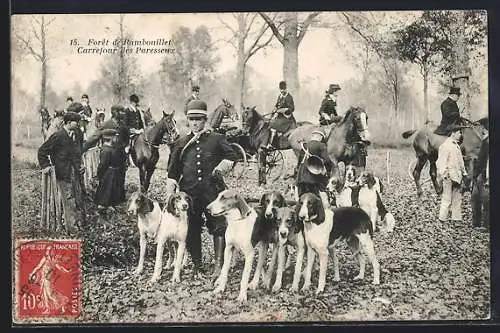 AK Rambouillet, La Forêt, Carrefour des Paresseux, Jäger zu Pferde mit Hunden