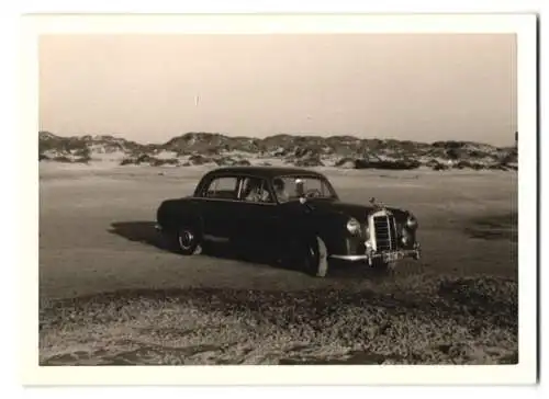 Fotografie Mercedes Benz mit Kennzeichen: HH-KC 943 am Strand