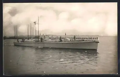 AK U-Boot-Zerstörer UZ 34 bei der Ausfahrt nach Sassnitz, Kriegsmarine