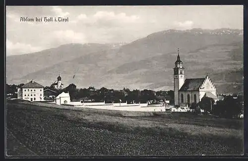 AK Absam bei Hall, Ortsansicht mit der Kirche