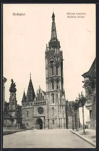 AK Budapest, Mathias-Kirche mit Strassenpartie