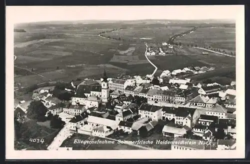 AK Heidenreichstein /N.-Ö., Teilansicht mit Kirche, Fliegeraufnahme