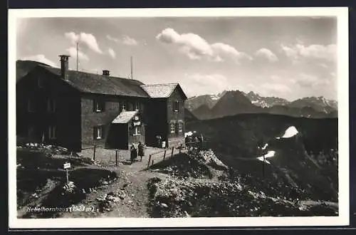 AK Nebelhornhaus, Blick auf die Berghütte