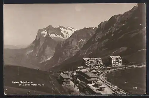 AK Kleine Scheidegg, Totalansicht mit Bahnlinie und Blick nach dem Wetterhorn