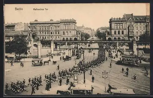 AK Berlin-Kreuzberg, Hallesches Tor mit Strassenbahn