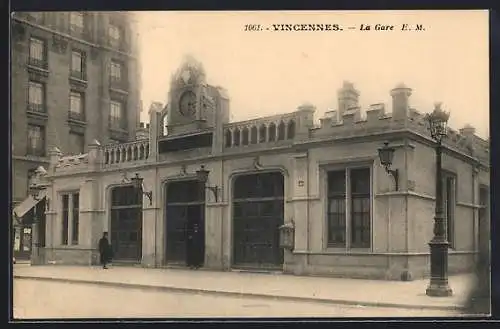 AK Vincennes, La gare, Ansicht des Bahnhofs