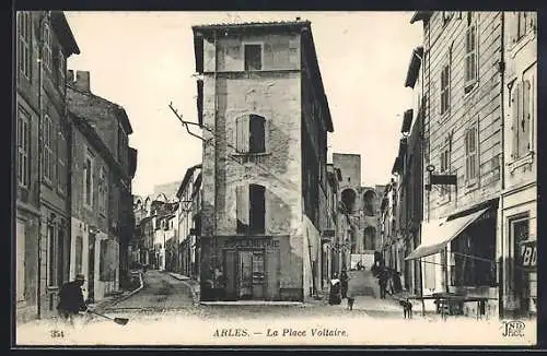 AK Arles, La Place Voltaire