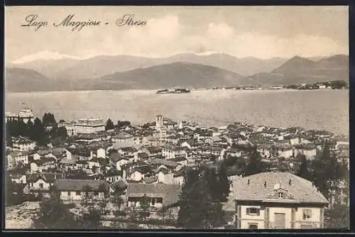 AK Stresa /Lago Maggiore, Ortsansicht mit Blick über den See