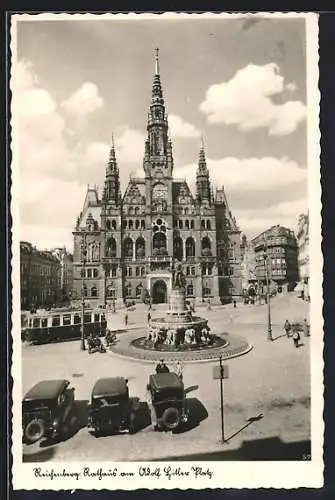 AK Reichenberg / Liberec, Rathaus am Platz, Strassenbahn