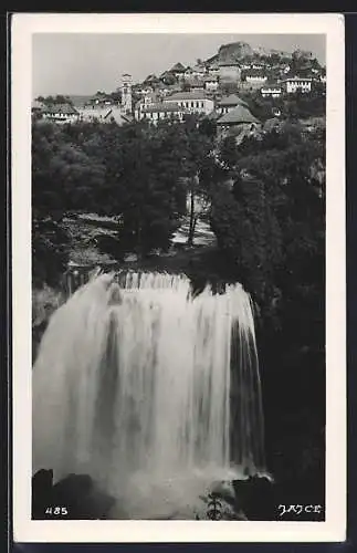 AK Jajce, Ortsansicht mit Wasserfall