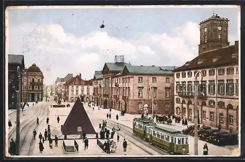 AK Karlsruhe, Marktplatz mit Rathaus, Pyramide und Strassenbahn