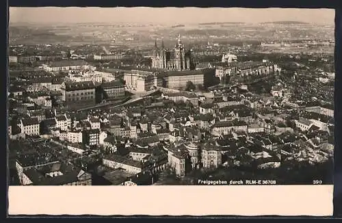 AK Prag / Praha, Hradschin, Totalansicht aus der Vogelschau