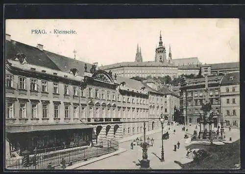 AK Prag / Praha, Kleinseite mit Denkmal