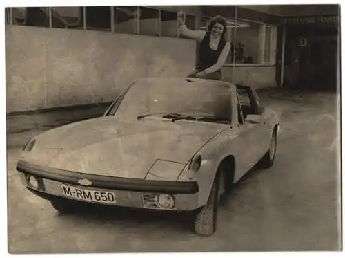 Fotografie Dieter Frinke, München, Auto Porsche 914, Rosi Mittermaier in ihrem Porsche, Kennzeichen: M-RM 650