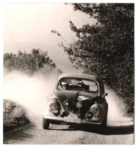 Fotografie H. P. Kumpa, Perchtoldsdorf, Auto Volkswagen VW Käfer, Rallye Rennwagen Startnummer 18