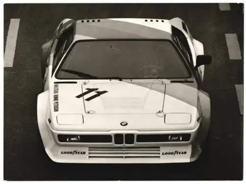 Fotografie Auto BMW M1, Rennwagen Startnummer 11 pilotiert von Hans Stuck & Ronnie Peterson, Werkfoto