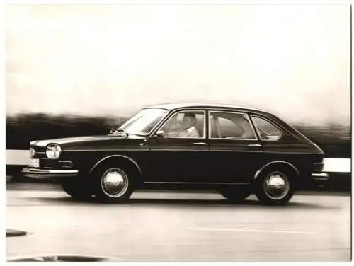 Fotografie Volkswagen, Auto VW 411 Limousine, Werksfoto