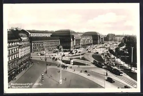 AK Leipzig, Hauptbahnhof mit Strassenbahnverkehr aus der Vogelschau