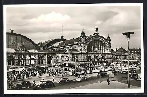 AK Frankfurt a. Main, Strassenbahnen vor dem Hauptbahnhof