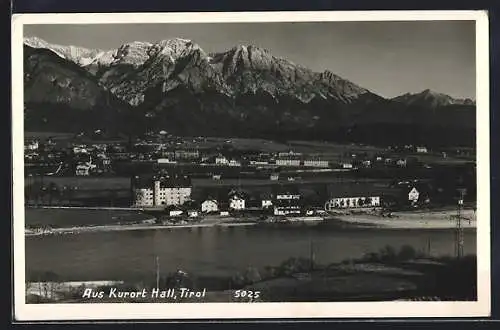 AK Hall /Tirol, Totalansicht gegen die Berge