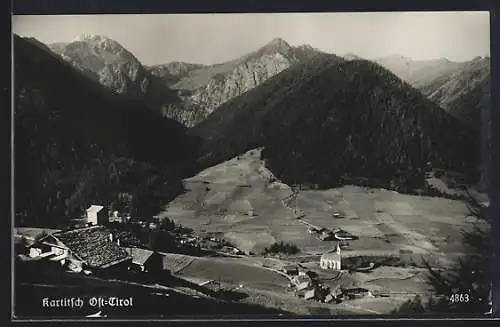 AK Kartitsch /Ost-Tirol, Ortsansicht vom Berg aus