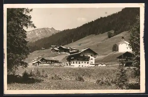 AK Baad /Kleinwalsertal, Ortsansicht mit dem Sporthotel